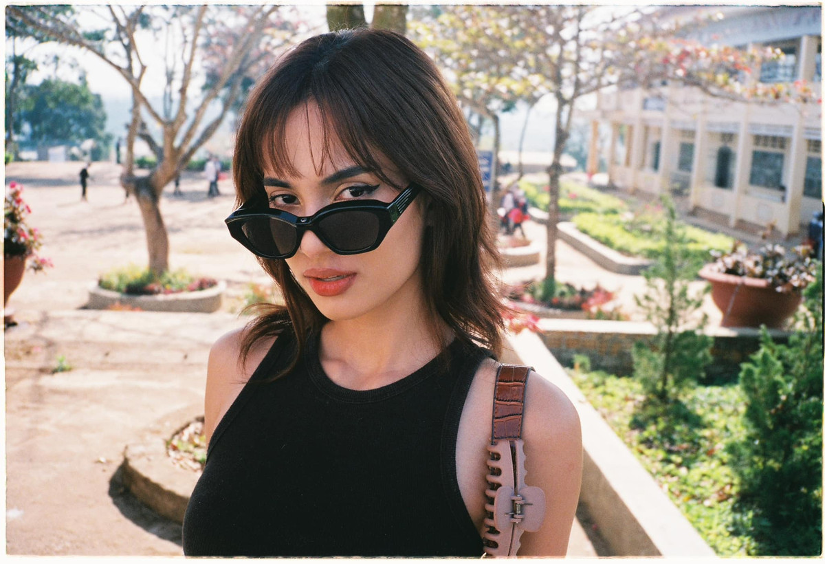 Emma Lê xuyên xuất hiện trên các tạp chí lớn hay người mẫu Lookbook đình đám.