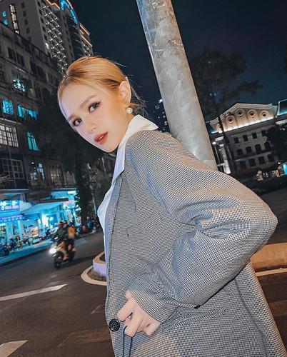 Cụ thể, ngoài 5 mối tình công khai, "streamer giàu nhất Việt Nam" còn cho biết có đến 150 - 200 cô gái qua đường.