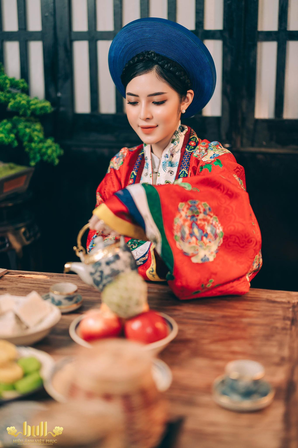 Quế Chi ghi điểm trong mắt nhiều người bằng gương mặt rạng rỡ, phúc hậu. Không chỉ vậy, nụ cười của nữ tiếp viên hàng không xinh đẹp này còn gợi lên cho người ngắm cảm giác bình yên.