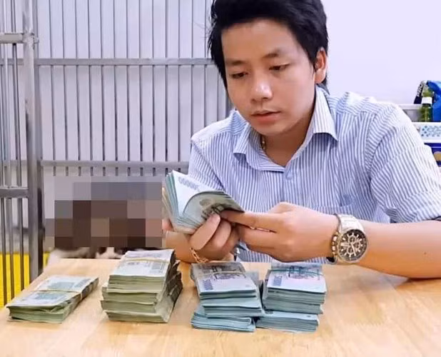 ới mức lương chàng YouTuber đưa ra ai nấy cũng trầm trồ, đăng ký "xin chân" làm việc cho nhà hàng của Khoa Pug.