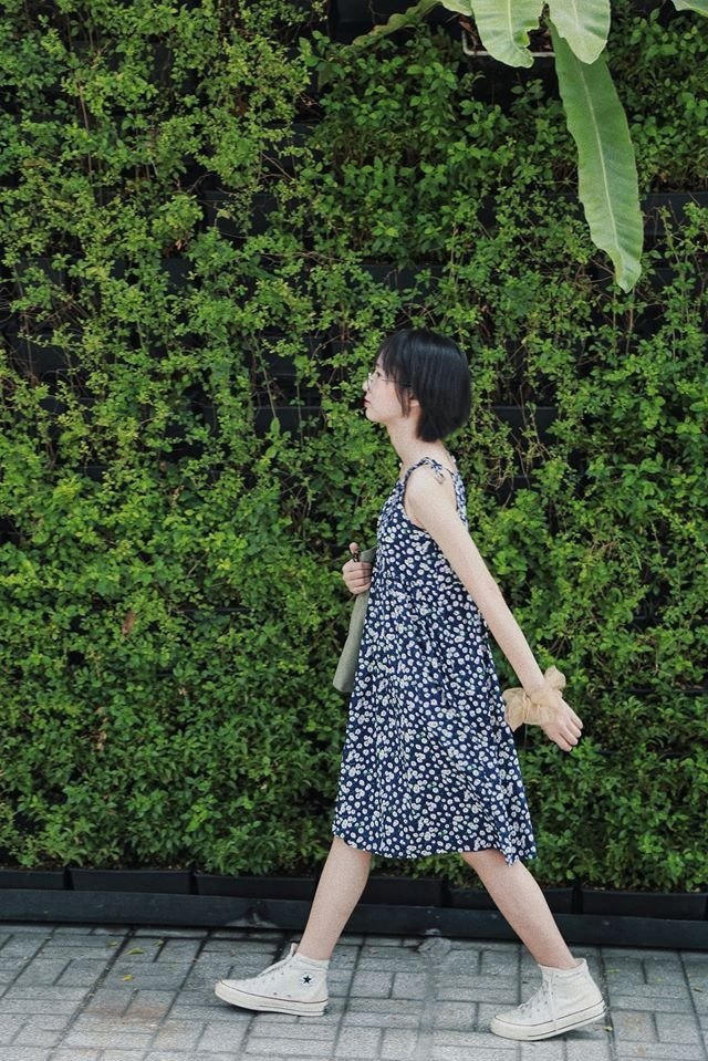 Sau một ngày nổi tiếng, lượng follow của Thảo tăng vụt lên gần 5000 người, mới đây nữ sinh đã phải khóa phần gửi lời mời kết bạn trên trang cá nhân.