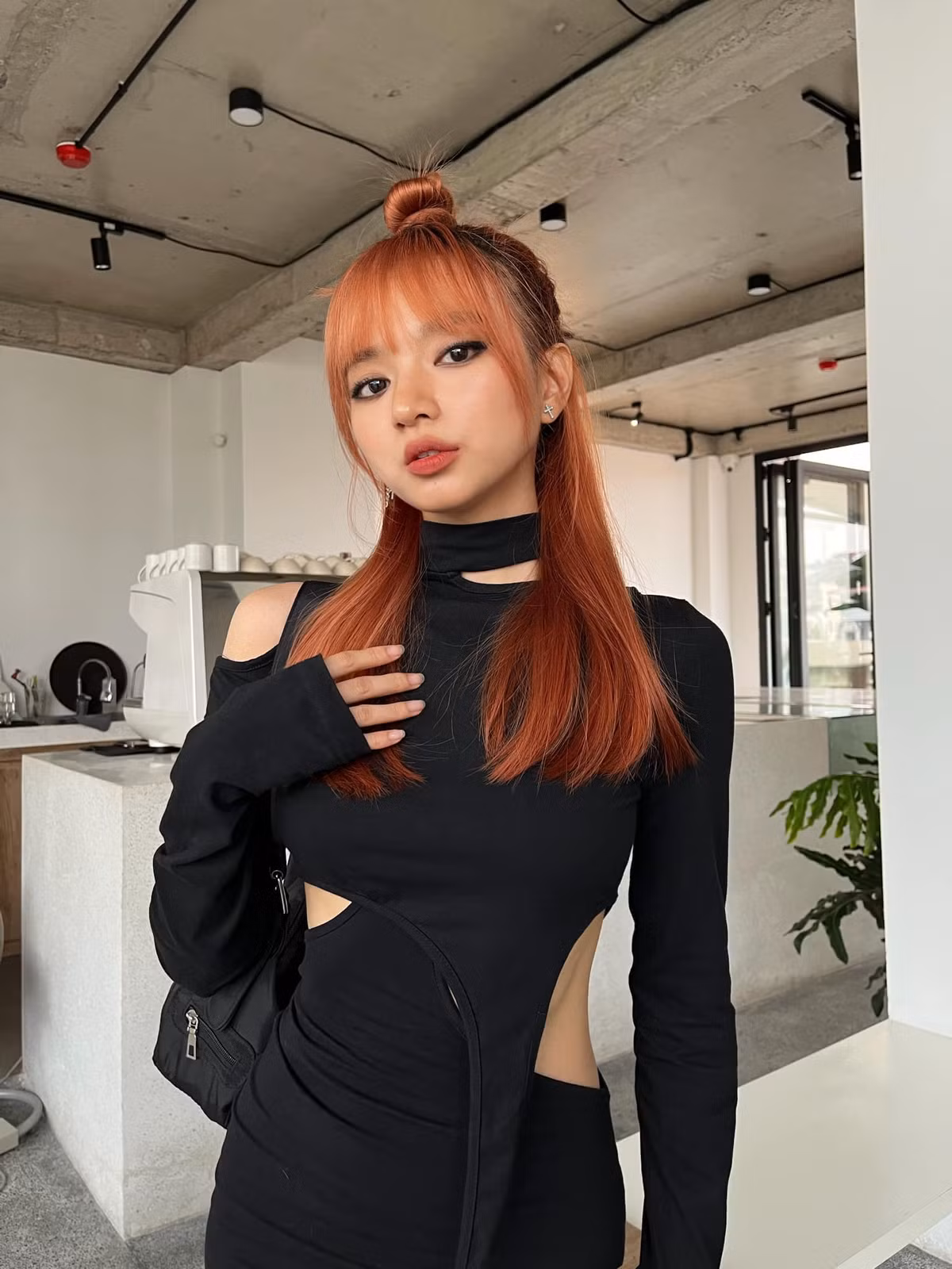 Với hình ảnh có phần phóng khoáng, gợi cảm nên Kim Chi nhận được những lời đề nghị khiếm nhã nhiều như cơm bữa.