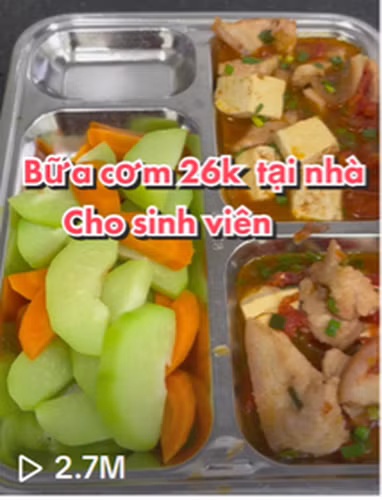 Được biết, Lê Anh Nuôi từng học hệ nấu ăn trung cấp ở Học viện Hậu cần 2 năm để làm công việc “anh nuôi” như hiện tại.