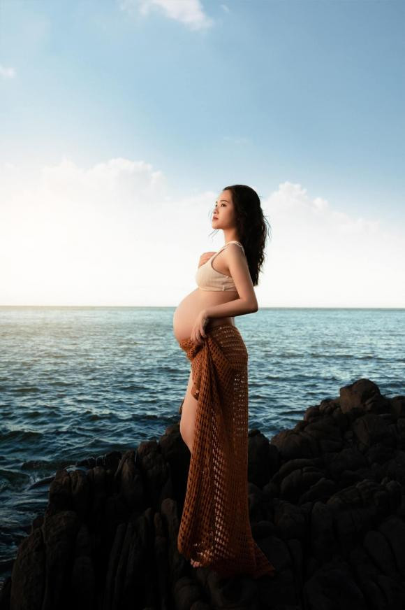 Chồng của Huyền My từng đăng quang "Cười xuyên Việt". Anh chàng cũng có nhiều vai diễn ấn tượng được khán giả nhớ đến như Vui trong phim "Bán chồng".