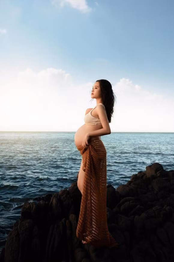 Chồng của Huyền My từng đăng quang "Cười xuyên Việt". Anh chàng cũng có nhiều vai diễn ấn tượng được khán giả nhớ đến như Vui trong phim "Bán chồng".