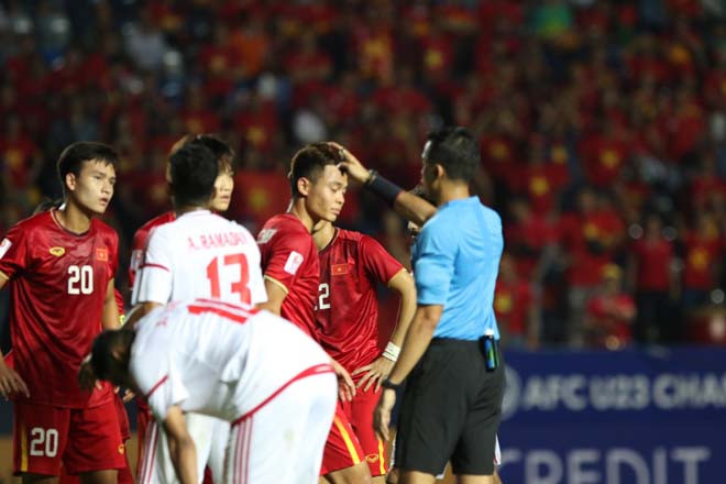 Có thể thấy, U23 Việt Nam trong trận đấu với U23 UAE khá may mắn nhưng cũng có vẻ kém duyên với công nghệ VAR lần đầu tiên được áp dụng tại VCK U23 châu Á.
