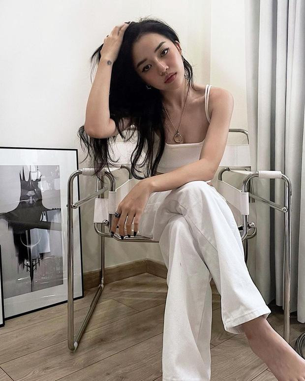 Nhắc đến Linh Ngọc Đàm, người ta sẽ nghĩ ngay đến một nữ streamer nổi tiếng nhất nhì Việt Nam khi cô sở hữu hơn 4,2 triệu lượt follow trên Instagram. Cô nổi tiếng nhờ tính cách thẳng thắn, ngoại hình nóng bỏng.