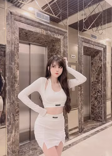 So với thời điểm cách đây một năm, nhan sắc của Linh My ngày càng thăng hạng.