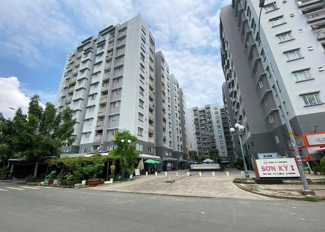 TP HCM phong toa, khoanh vung khu dan cu lien quan chum lay nhiem COVID-19-Hinh-2