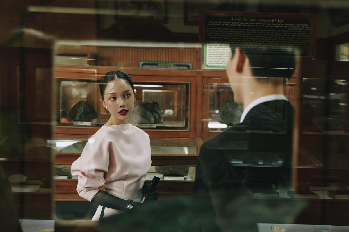 Hiện tại, Linh Ngọc Đàm đang có một tình yêu đẹp, mỹ mãn bên bạn trai ngoại quốc chiều chuộng.