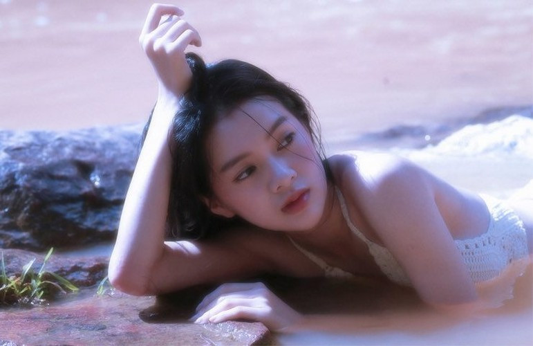 Gái xinh đến từ Đắk Lắk được đánh giá có ngoại hình ưa nhìn, năng lượng tích cực và lối dẫn dắt bán hàng thông minh.