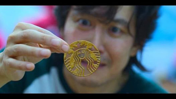 Theo tìm hiểu, trò chơi "tách kẹo" nằm trong bom tấn phim sinh tồn xứ Hàn - Squid Game (Trò chơi con mực).