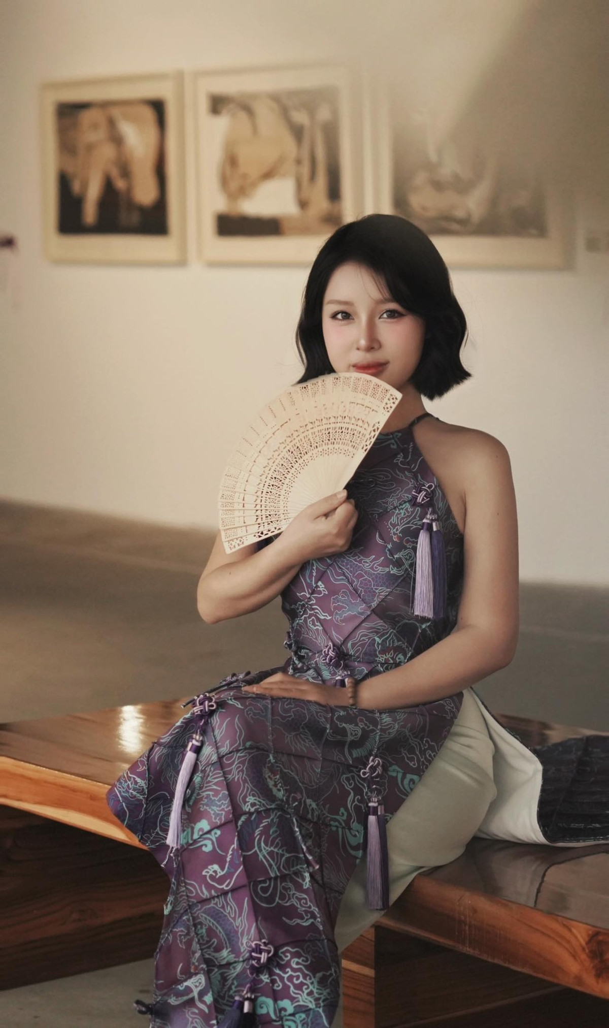 Ngay từ khi được nhiều người biết đến, Thanh Nga không chỉ nổi bật với kiến thức chuyên môn vững vàng, cô còn được biết đến rộng rãi nhờ những buổi livestream dạy học miễn phí trên mạng xã hội, thu hút hàng nghìn lượt xem và tương tác.