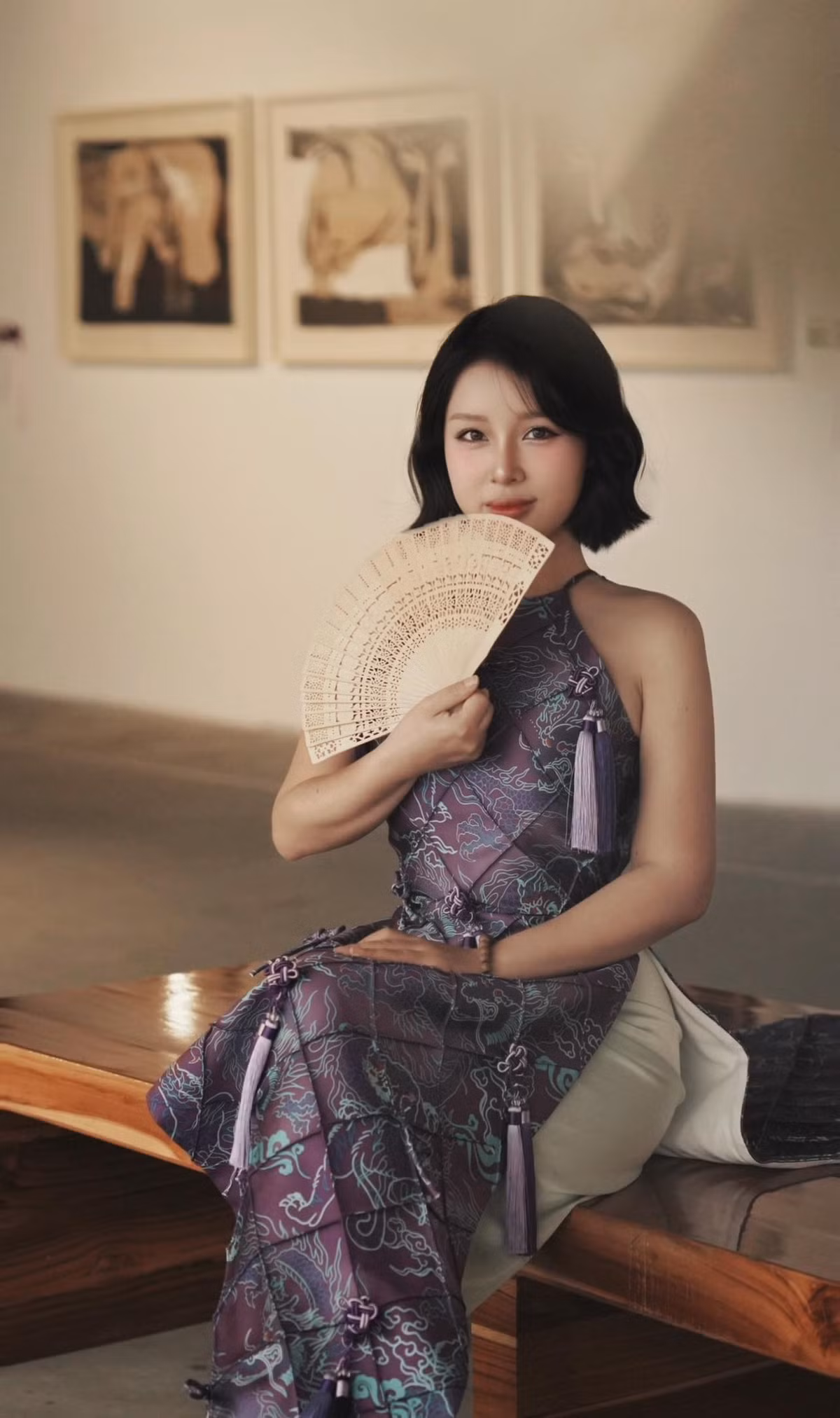 Ngay từ khi được nhiều người biết đến, Thanh Nga không chỉ nổi bật với kiến thức chuyên môn vững vàng, cô còn được biết đến rộng rãi nhờ những buổi livestream dạy học miễn phí trên mạng xã hội, thu hút hàng nghìn lượt xem và tương tác.