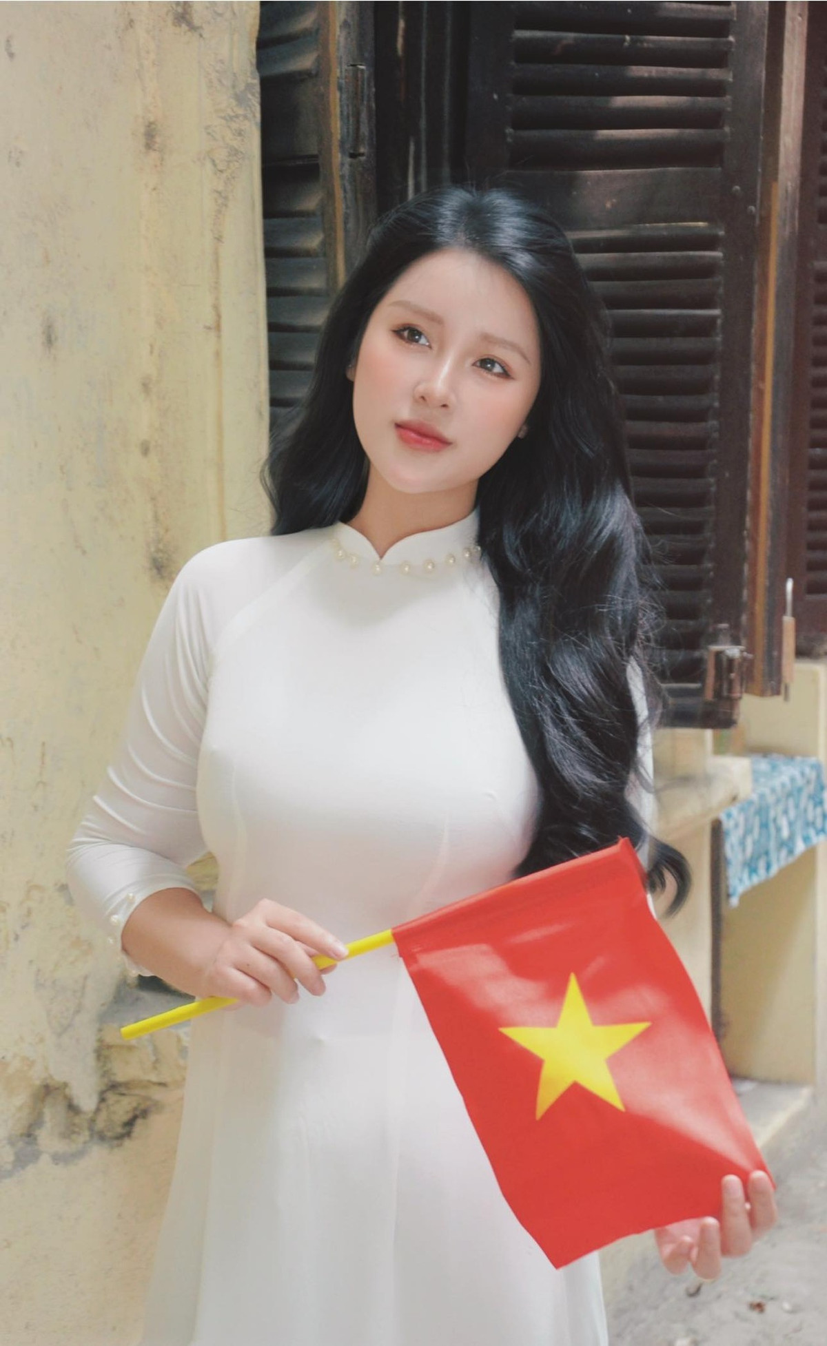 Những hình ảnh này của cô giáo Vật lý Trần Thanh Nga nhanh chóng nhận được sự yêu mến và chia sẻ từ cộng đồng mạng.