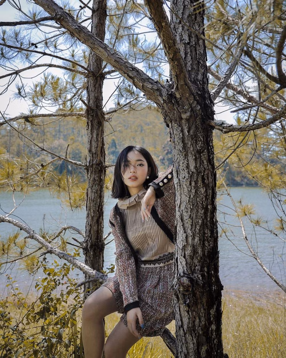 Chưa đến mùa hè nên Châu Bùi chỉ đăng có vài ba ảnh thôi là đã đủ để cộng đồng mạng trầm trồ.