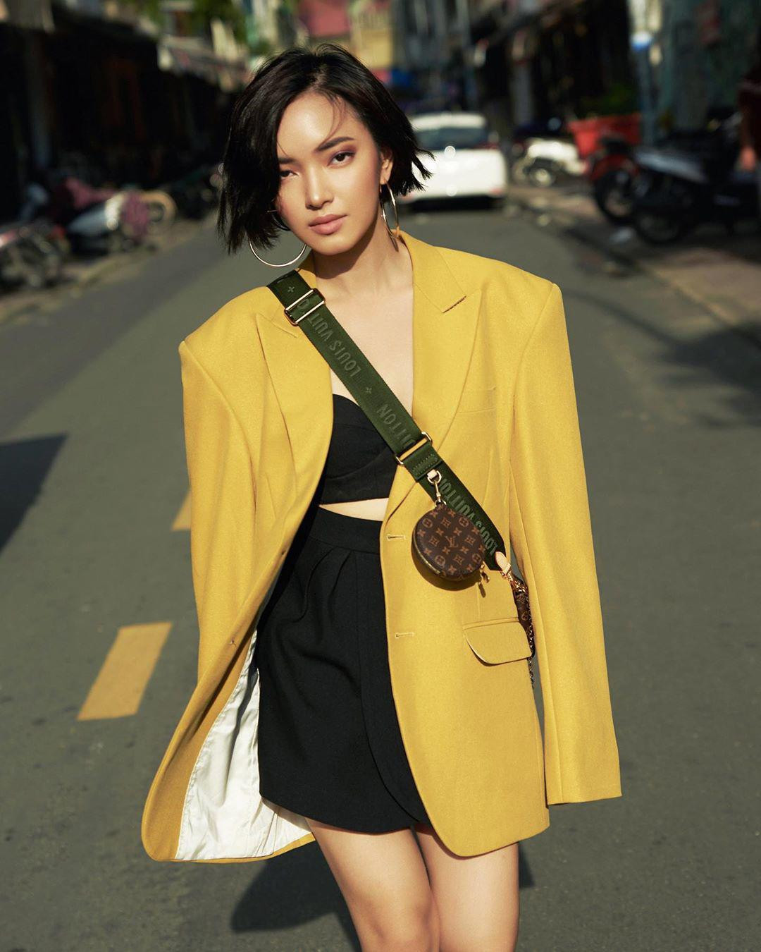 Bên dưới phần bình luận những bức ảnh Châu Bùi mới đăng tải, ai ai cũng dành lời khen cho cô nàng vì quả ảnh "bốc lửa" của mình.