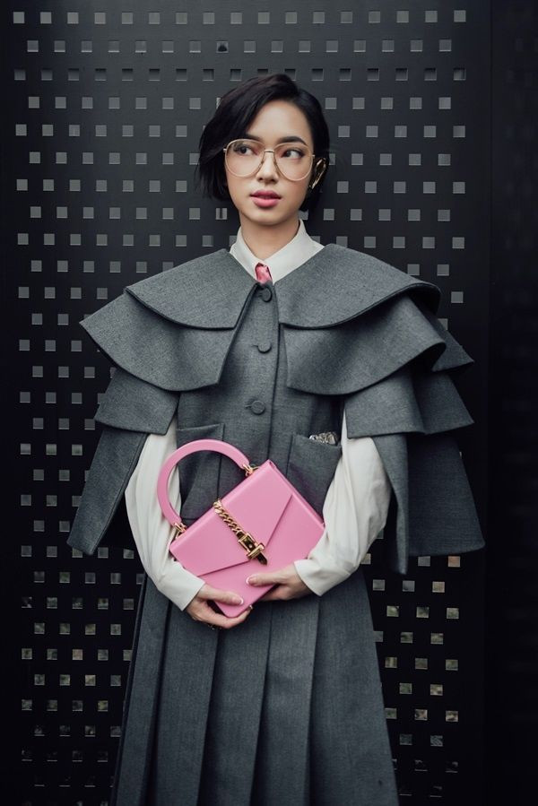 Sau một mùa Tết dài mà Châu Bùi vẫn khoe trọn vóc dáng quyến rũ không chút mỡ thừa quả là khiến chị em ganh tỵ.