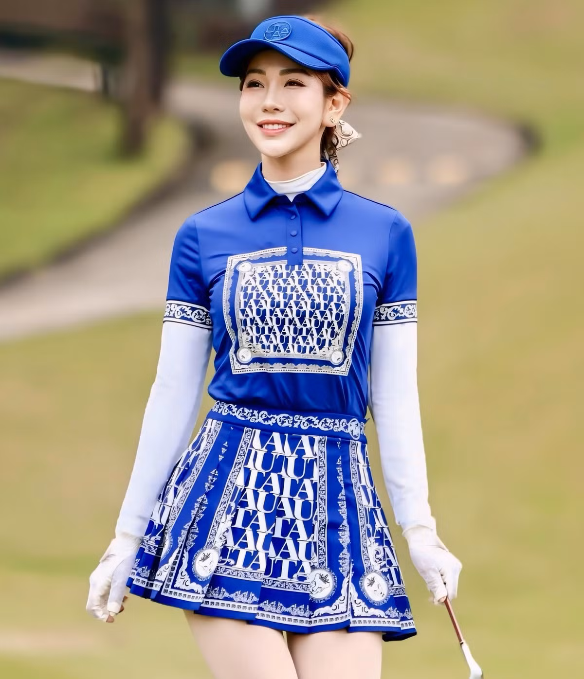Hải Anh không chỉ là MC mà còn là một golf thủ chuyên nghiệp với nhiều thành tích đáng nể trong các giải đấu dành cho nữ. Cô từng tham gia loạt chương trình "Dạy golf trên truyền hình". Chính đam mê golf cháy bỏng đã thôi thúc Hải Anh theo đuổi con đường MC chuyên nghiệp để có thể kết hợp sở thích và công việc, đồng thời chia sẻ niềm đam mê với mọi người.