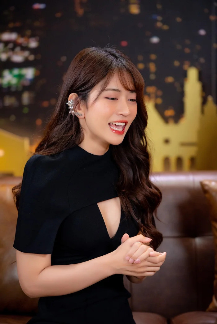 Trong dịp trò chuyện với Host Nguyên Khang về lý do đến với cuộc thi tại The Khang Show, Lê Bống chia sẻ, cô từng sở hữu thân hình mũm mĩm, cân nặng lên đến 70 kg nhưng đã nỗ lực để lấy lại vóc dáng cân đối. Vì thế, tinh thần hướng đến vẻ đẹp khỏe mạnh, tích cực của cuộc thi là điều phù hợp với quan điểm của cô nàng.