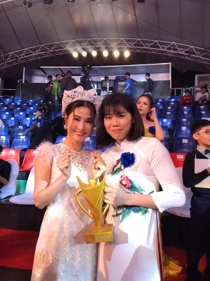 Từ năm 2011, khi mới 15 tuổi Ánh Viên đã giành 6 huy chương vàng cho Việt Nam tại cuộc thi Vô địch bơi lội Đông nam Á tại Singapore. Người ta thường tấm tắc rằng, cô nàng sinh ra đã là “kình ngư” là bởi tỉ lệ thân hình tuyệt vời.