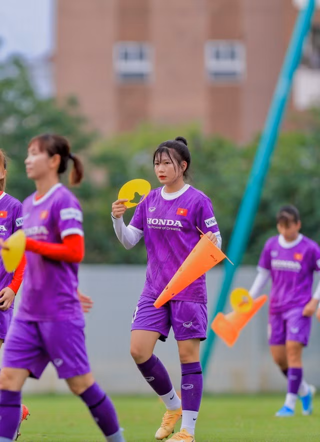 Tiền đạo Châu Thị Vang từng được HLV Mai Đức Chung triệu tập lên đội tuyển bóng đá nữ Việt Nam để chuẩn bị cho AFF Cup nữ 2022.