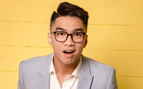 PewPew cho biết: “Mình xin phép sẽ ban khỏi Fanpage, YouTube hay bất cứ nền tảng nào mình quản lí và có đăng Phú và Lú. Không quan tâm là donater, người ủng hộ, hay ai. Có comment (bình luận) nào trêu hay vui hãy để một nụ cười hay con chim cánh cụt bên cạnh”.