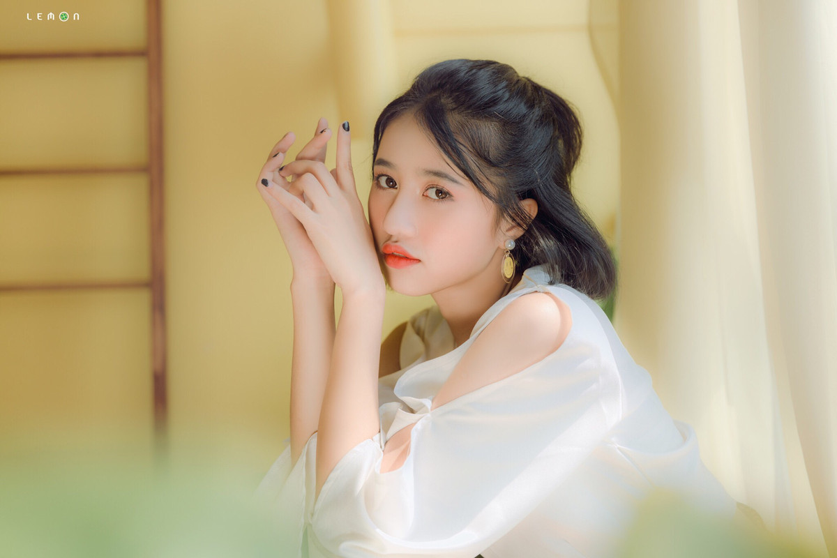 Với biểu cảm đầy cá tính, gương mặt có chút ngang bướng, Trịnh Thảo chính là lựa chọn hàng đầu cho tuyến nhân vật “thích cà khịa” trong lớp.