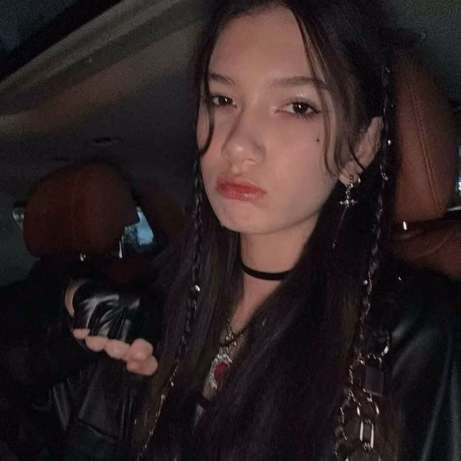 Đặng Thanh Giang sinh năm 2007, đến nay cô nàng đã bước vào tuổi 18 thanh xuân đẹp đẽ.