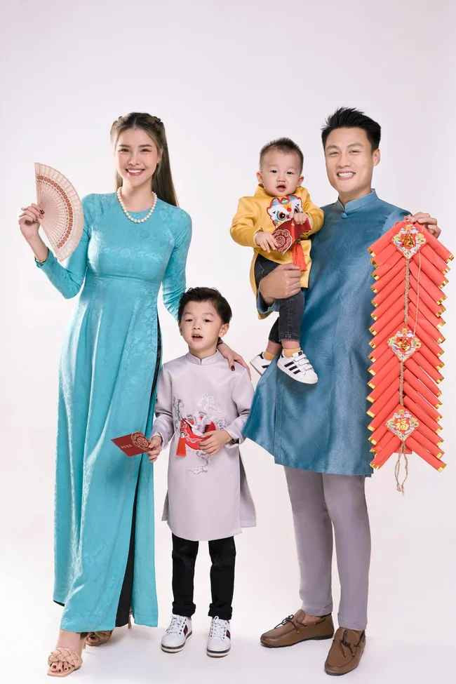 Kỳ Hân tên thật là Nguyễn Thị Mộng Điệp sinh năm 1995. Cô nàng từng đoạt giải đoạt giải nhất Siêu mẫu châu Á tại Hàn Quốc năm 2014