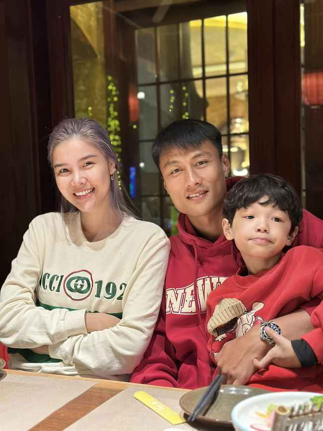 Trong các trận đấu của chồng, Kỳ Hân thường xuyên có mặt trên khán đài cổ vũ.