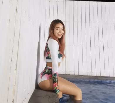 Đường cong nóng bỏng của Shim.