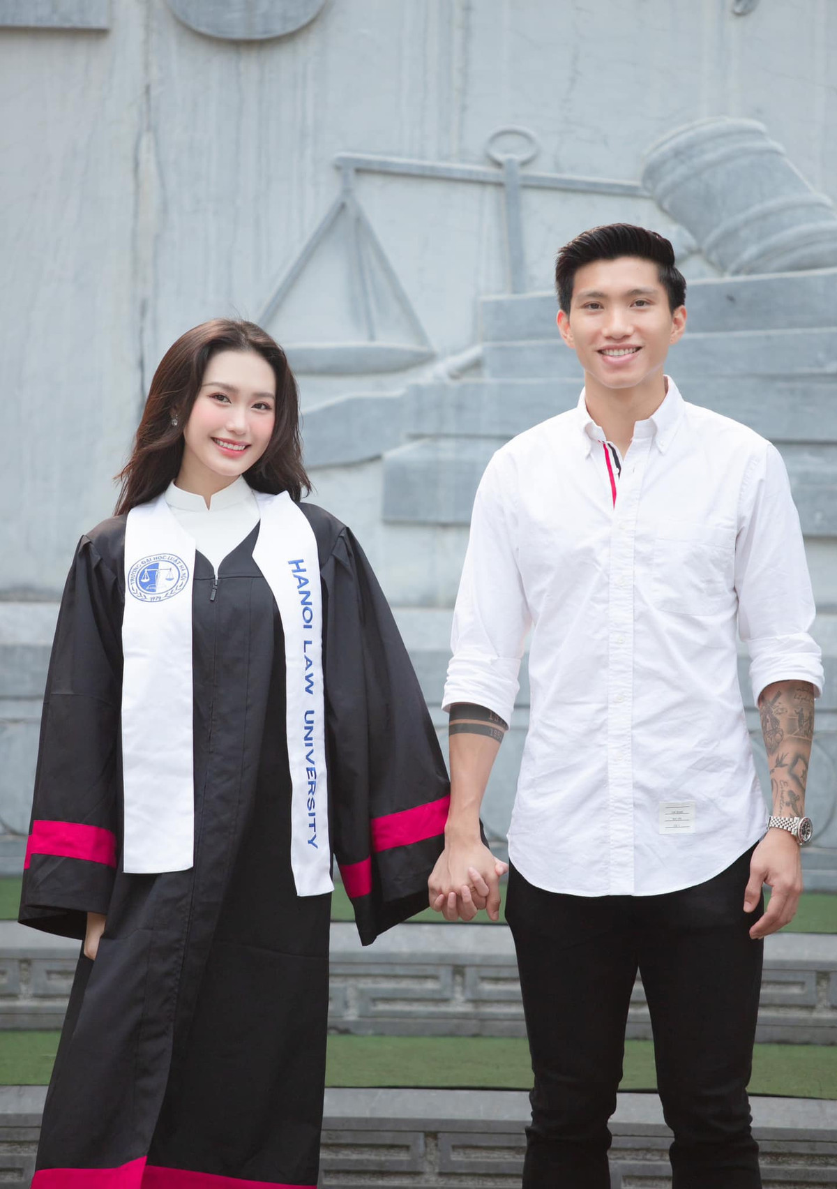 Văn Hậu và Hải My công khai mối quan hệ hồi tháng 8/2022 sau hơn một năm hẹn hò. Họ cho biết hiện chưa có kế hoạch kết hôn, muốn ưu tiên cho công việc, sự nghiệp. Vào hồi tháng 4, Doãn Hải My tốt nghiệp Đại học Luật Hà Nội. Cô dự định sẽ học khóa luật sư hoặc học lên thạc sĩ.