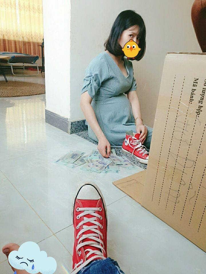 Dưới phần bình luận của bài viết về những màn giấu quỹ đen đỉnh cao của các ông chồng nhưng vẫn bị vợ bắt, hội chị em tiện thể tag chồng hay người yêu mình vào với ý định "dằn mặt".