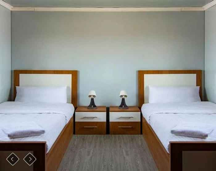 Để di chuyển từ làng cổ động viên đến sân bóng chỉ mất 40 phút.