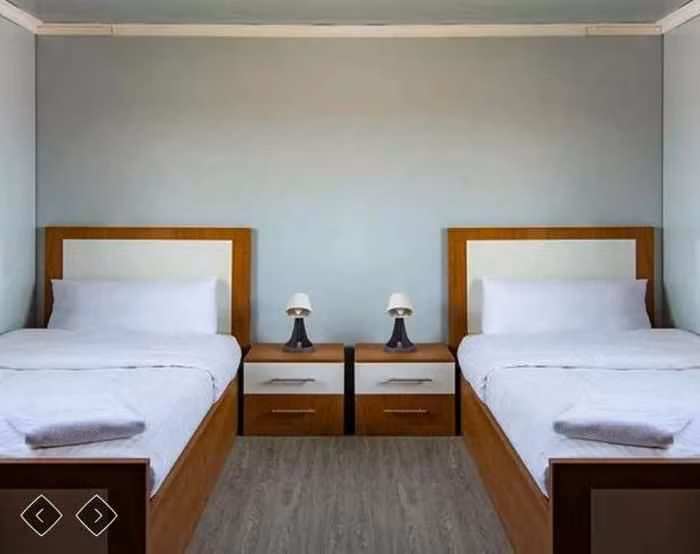 Để di chuyển từ làng cổ động viên đến sân bóng chỉ mất 40 phút.