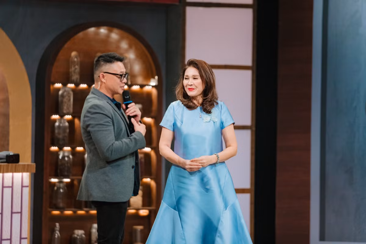 Gắn bó với nghề phát thanh truyền hình đã 30 năm, BTV Nhật Lệ từng có hơn 10 năm lên sóng Bản tin Thời sự. Từ năm 2002, cô đã chuyển sang công tác tại Ban Khoa Giáo của VTV và chọn cách lùi về phía sau màn ảnh.