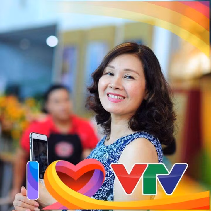 Cô Nhật Lệ rất hãnh diện khi hình ảnh mình được in trong những cuốn lịch treo tường ngày xưa ở các gia đình.