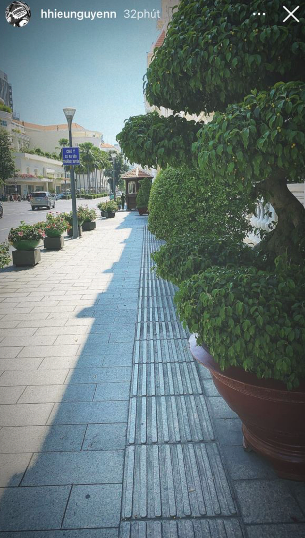 Theo nhiều người nói với nhau, chàng thiếu gia cứ bật điện thoại lên là chụp thôi, không cần quan tâm góc đẹp, khung cảnh, hoàn cảnh...