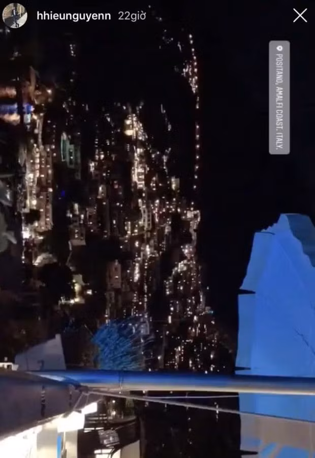 Tiếp tục là một khung cảnh toàn những vệt sáng mờ nhạt được Hiếu Nguyễn đăng tải.