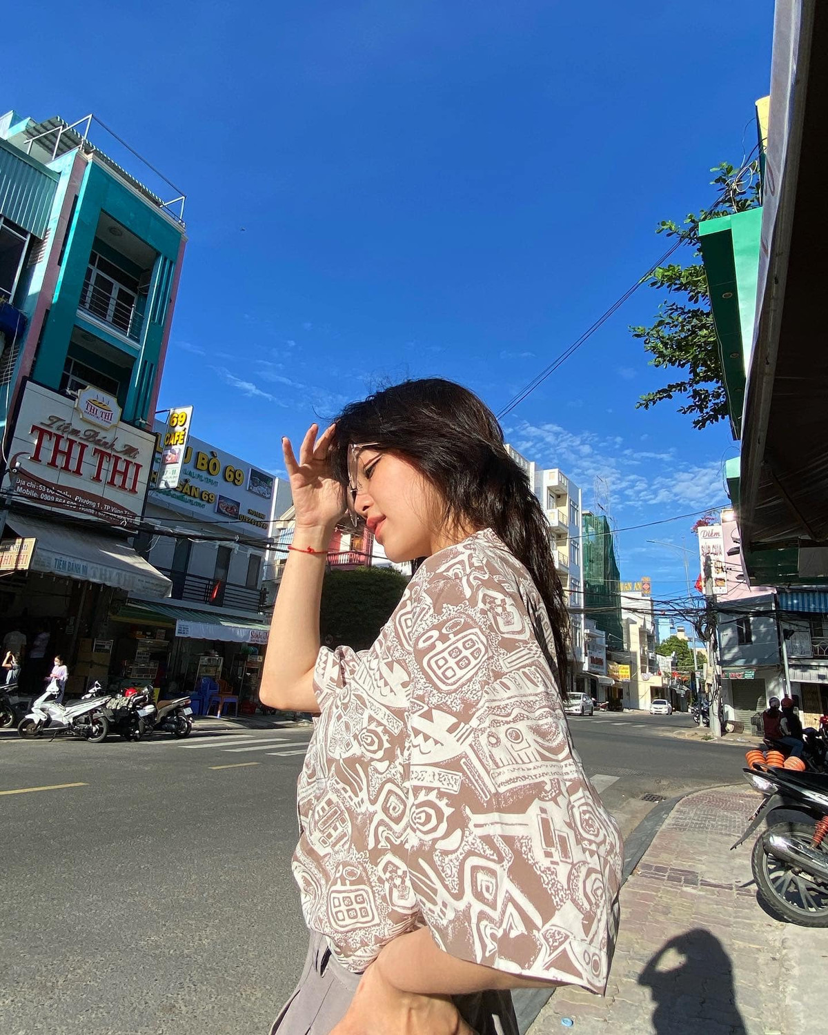 Michelle Lai chia sẻ không ngờ từ những clip làm vui vui của cô mà lại được mọi người đón nhận nhiều đến thế. Cô bạn cảm thấy có chút tự hào vì bản thân đã có thể giúp mọi người gợi nhắc lại nhiều kỷ niệm đẹp của ngày xưa.