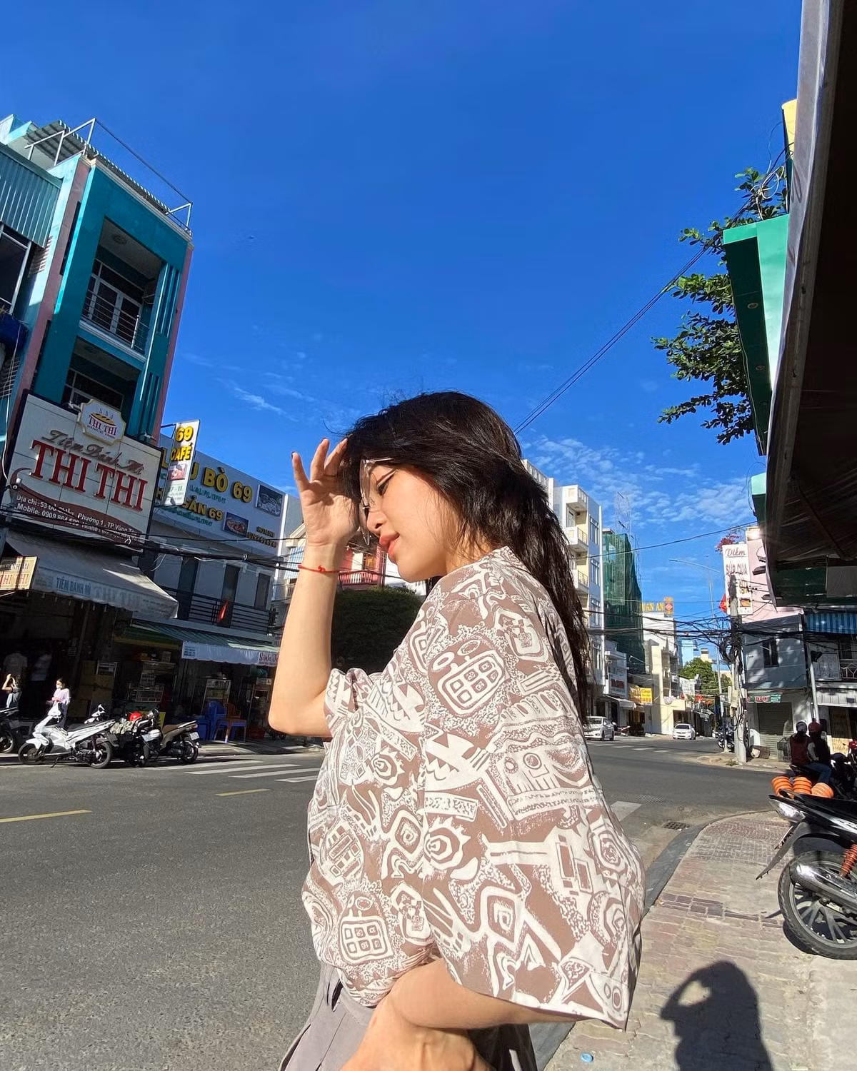 Michelle Lai chia sẻ không ngờ từ những clip làm vui vui của cô mà lại được mọi người đón nhận nhiều đến thế. Cô bạn cảm thấy có chút tự hào vì bản thân đã có thể giúp mọi người gợi nhắc lại nhiều kỷ niệm đẹp của ngày xưa.