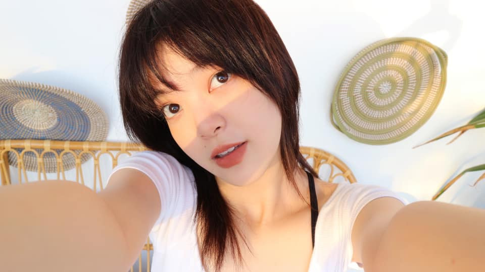 Kể sương sương cũng có thể thấy toàn những gương mặt nổi đình nổi đám như Hoa hậu Thùy Tiên, Hari Won, Ngọc Thanh Tâm, Bình An, Minh Tú... Hiếm lắm, người hâm mộ mới có cơ hội nhìn lại những khoảnh khắc "trẻ trâu" một thời của các ngôi sao.