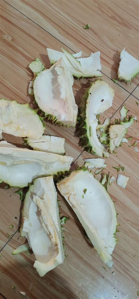 Tuy nhiên khi mang lên thành phố bán, nếu lựa không kỹ thì người tiêu dùng rất dễ bị ăn "cú lừa" như cô gái kia.