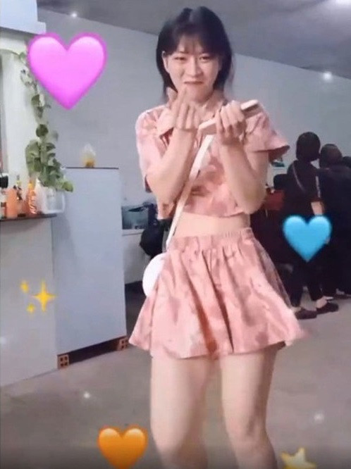 Đây cũng là nhận định được đưa ra ở những lần bị khui vóc dáng trước đó của Lê Bống.