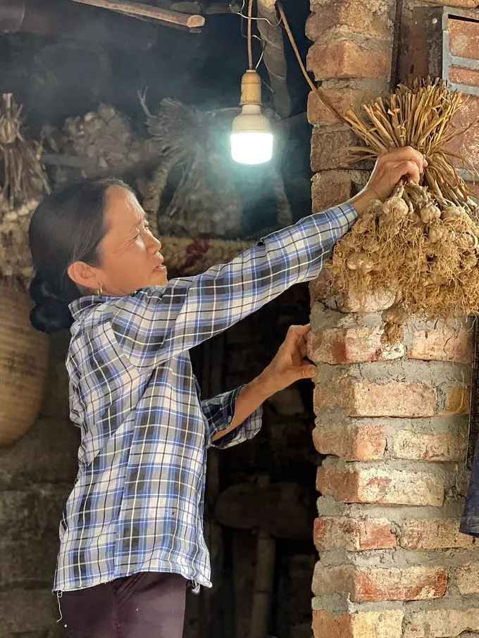 Cuoc song cua Ba Tan Vlog ra sao khi bi cho rang 