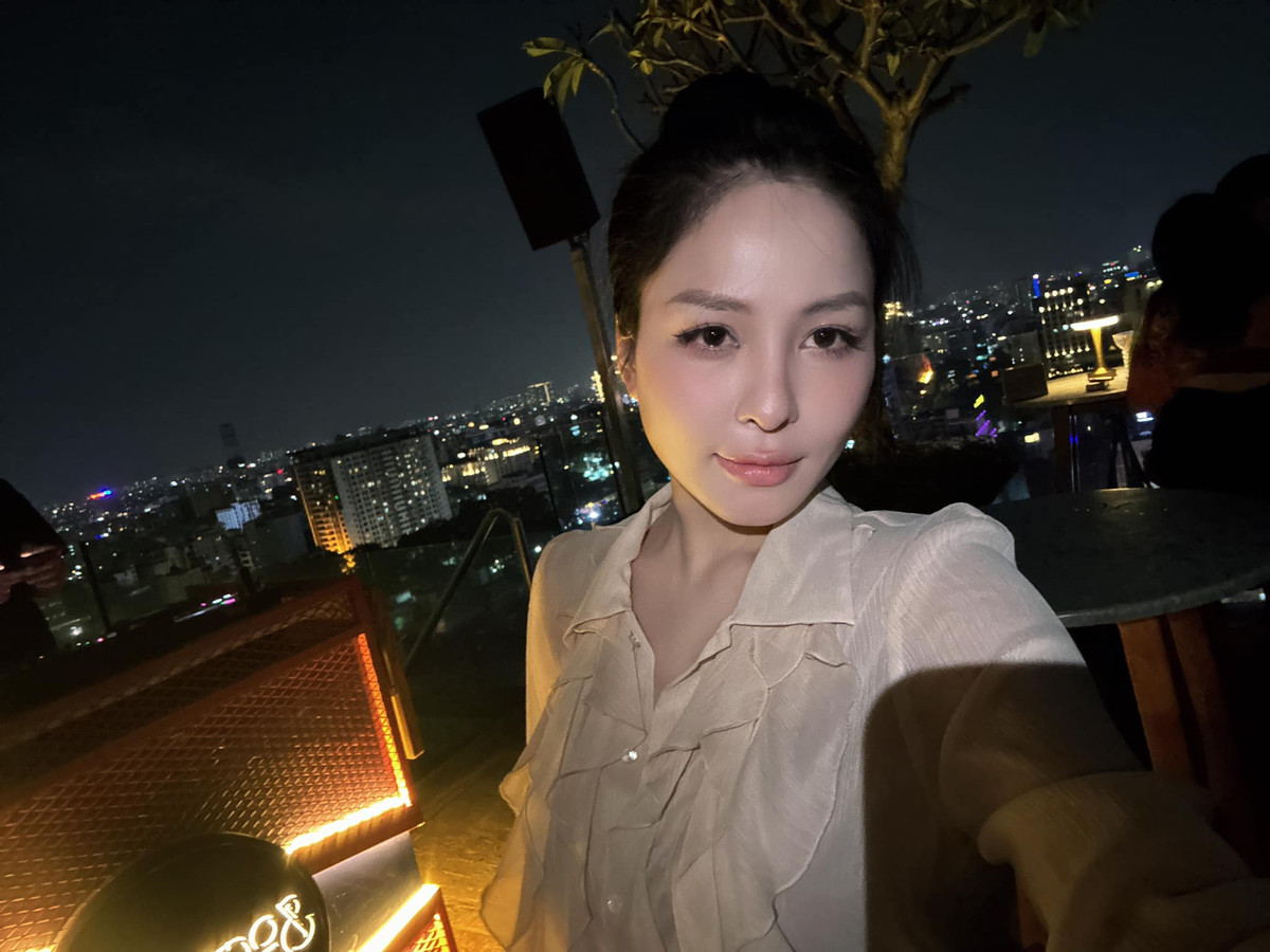 Trâm Anh cũng cho biết thêm, người đẹp sẽ không quay lại làm nghệ thuật mà mong trở thành doanh nhân trong tương lai.