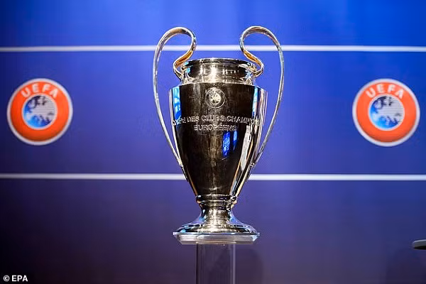 CHINH THUC: Tran chung ket Cup C1 bi hoan vo thoi han