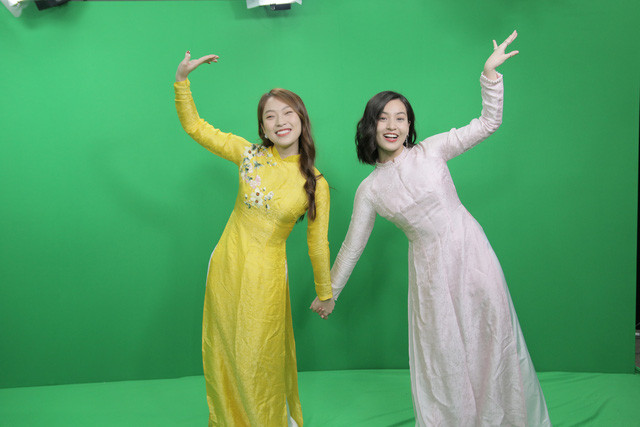 Không kém cạnh người chị thân thiết của mình, Thảo Tâm có biệt danh là “hot girl IELTS” khi đạt được 8.5/9.0 trong lần thi đầu tiên. Cô nàng cũng xuất sắc nhận được học bổng từ trường Đại học Fulbright và trở thành một sinh viên tiêu biểu khi gặt hái được nhiều giải thưởng danh giá.