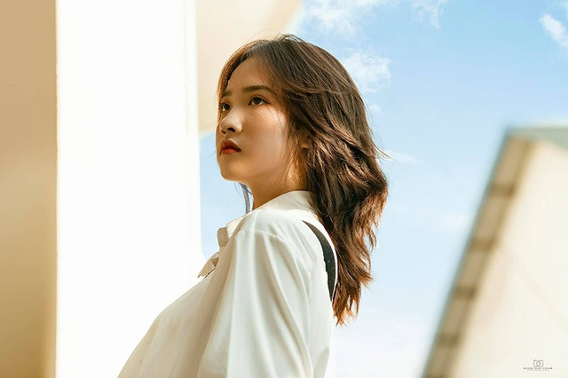 Khi được mọi người nhận xét có nét đẹp lai Hàn, Thu Trang chỉ cười và nói rằng bố mẹ mình đều là người Việt Nam.